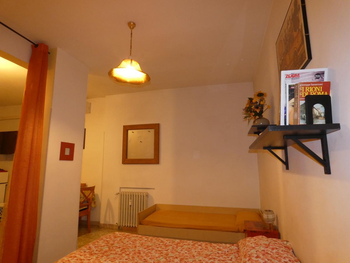 Appartamento Nei Colori Apartment At 2 Stops From Colosseum Roma